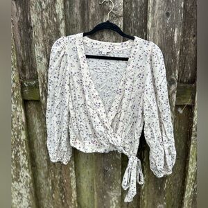 American Eagle Floral Wrap Tie Blouse Small Cream Purple Long Sleeve Cottagecore
